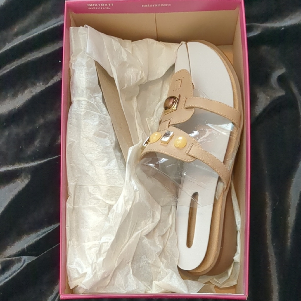Naturalizer Beige and Gold Slide Sandals
